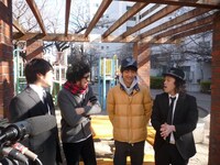 「エレキコミックの音楽禁止令！」ロケ中のワンシーン。