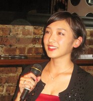 アルバムの詳細は後日発表されるとのこと。続報を楽しみにしておこう。