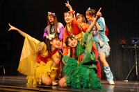 客席から熱狂的な歓声が送られたももいろクローバー。