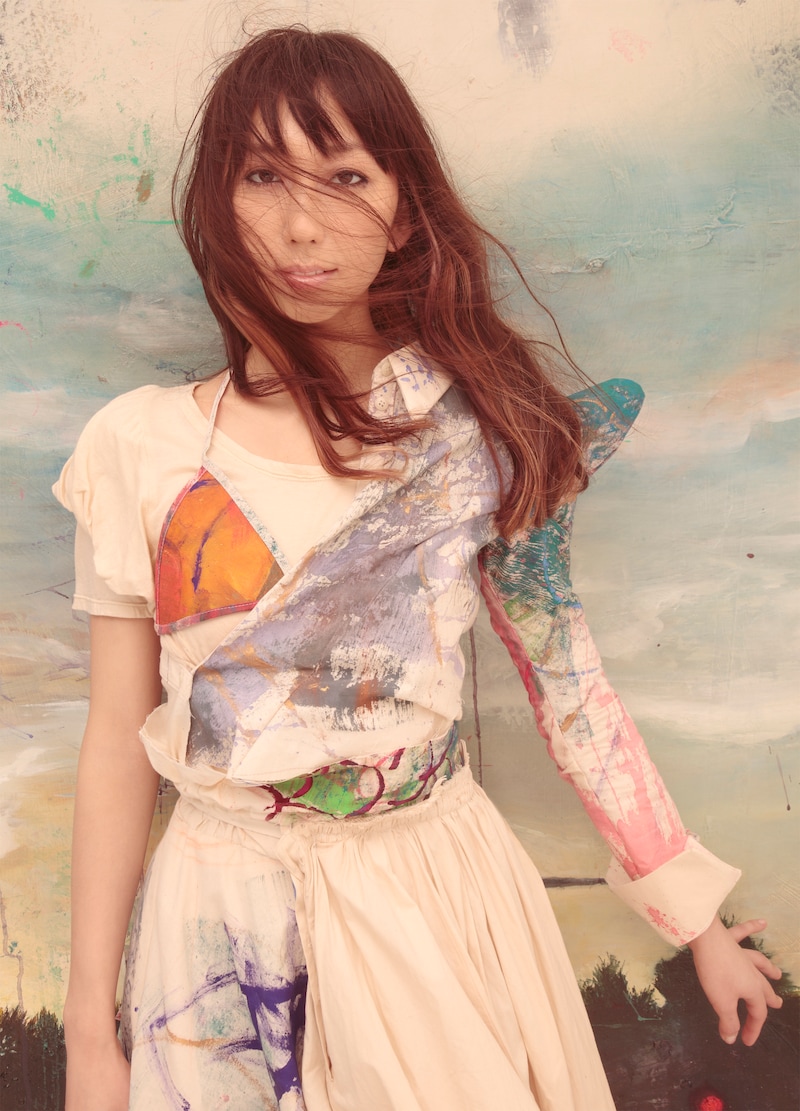 ニューアルバム「at Rie sessions」にはリリー・フランキー、BOSE（スチャダラパー）、LEO今井、Curly Giraffe、NAOTO（ORANGE RANGE）ら豪華ゲスト23組が参加している。