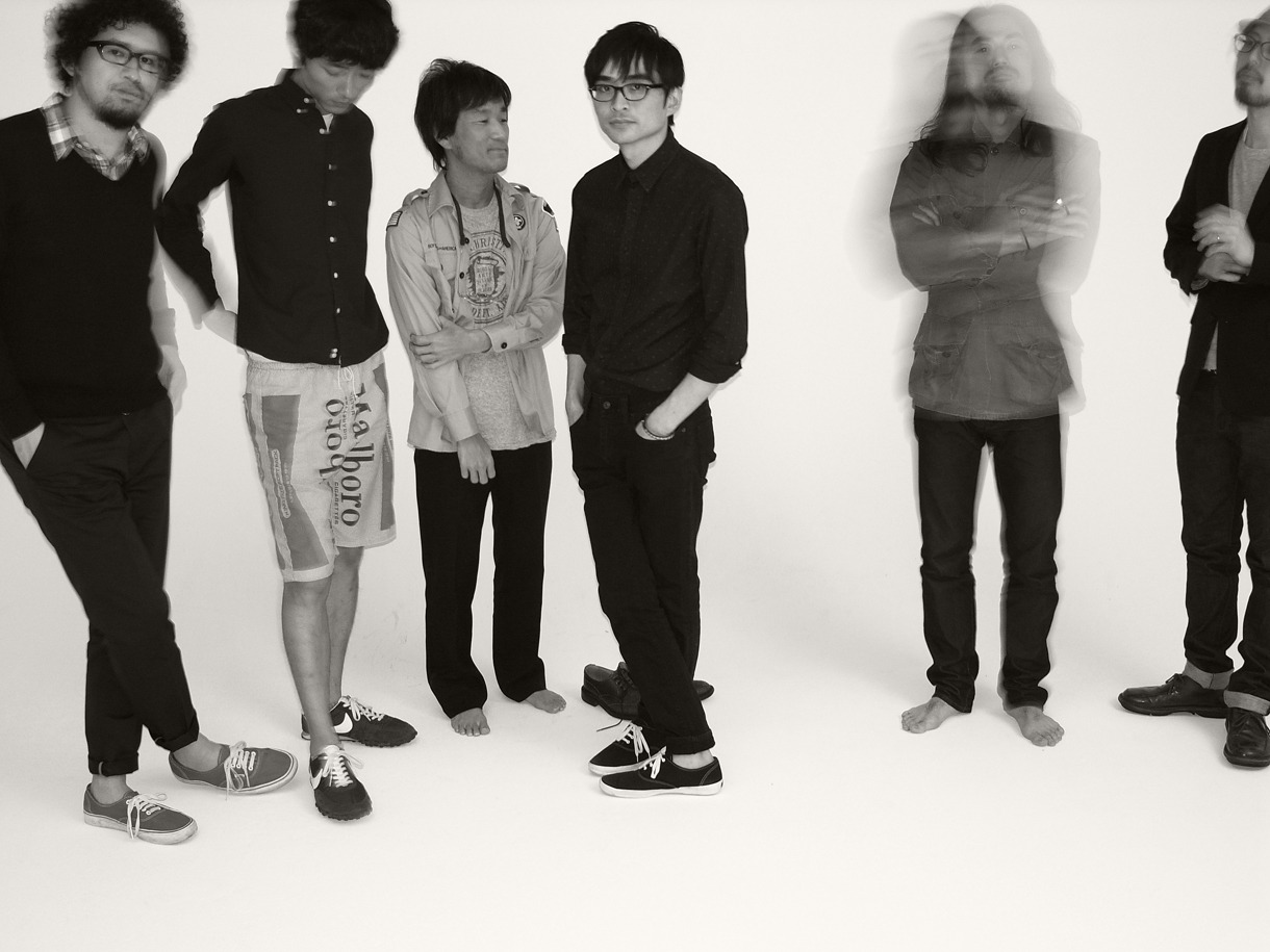 スペースシャワーTVとは縁の深いサイトウ "JxJx" ジュン（写真左）。先月末にスペースシャワーTVで放送された「スペシャボーイズ THE WORLD」では、浜野謙太（SAKEROCK）と海外で珍道中を繰り広げた。