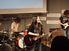 バンドを従え堂々とした歌声を響かせた舞花。「こんなに自分の中にある気持ちや思いが、曲に乗って伝わっていくことが実感できたのは初めてで、とても気持ちよく演奏することができました！」と感想を語った。