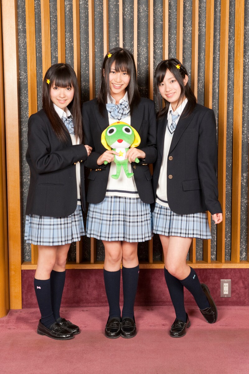 ケロロガールズ(写真左から松下唯、向田茉夏、矢神久美)