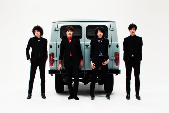 本日7月25日は大阪で行われた「FM802 MEET THE WORLD BEAT 2010」に参加したTHE BAWDIES。今週末はいよいよ「FUJI ROCK FESTIVAL '10」のWHITE STAGEでパフォーマンスを行う。
