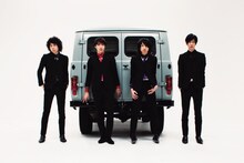 およそ1カ月前、THE BAWDIES（写真）は現在開催中のツアーで対バン相手にRiddim Saunterを迎え4公演を実施した。