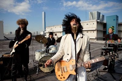 シングルの発売にあわせて、音楽配信サイトOTOTOYでは本日よりライブアルバムシリーズ「Live Archives」の第1弾の配信がスタートしている。