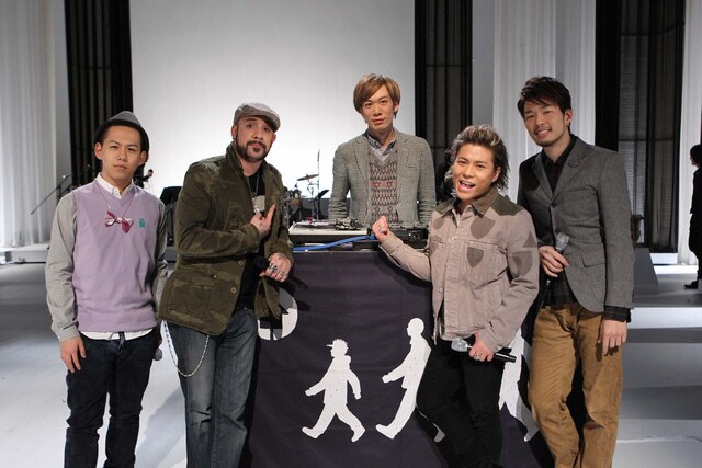 「MUSIC FAIR」収録スタジオでの清水翔太、A.J.マクリーン、HOME MADE 家族（写真左から）。(C)FUJITELEVISION