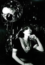 4月刊行の写真集「NAGISA」は写真家・森山大道が渚ようこの春夏秋冬、ステージ写真、ポートレートをとらえた作品。