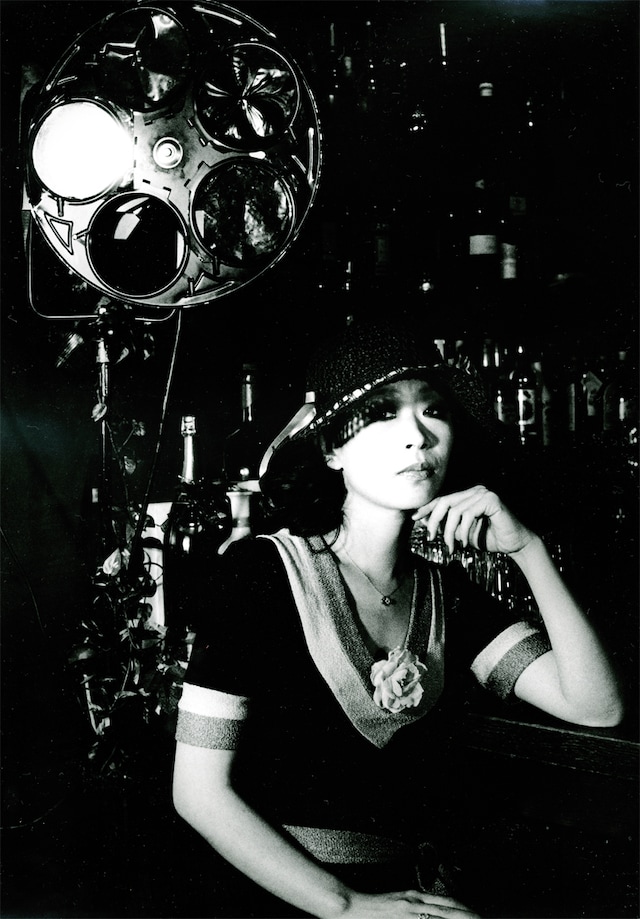 4月刊行の写真集「NAGISA」は写真家・森山大道が渚ようこの春夏秋冬、ステージ写真、ポートレートをとらえた作品。