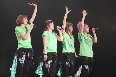 終始祝福モードだったアニバーサリーライブの、最後に発表された突然の解散宣言。4人で何度も話し合い、今回の結果に至ったという。