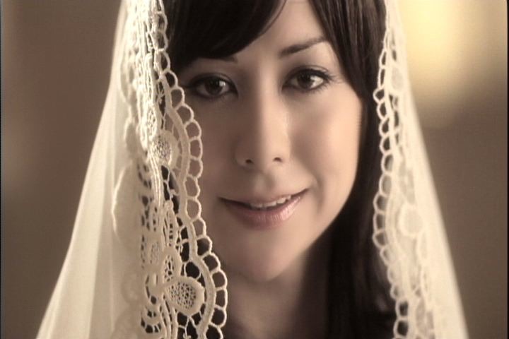 写真はDVD「LIV MOON the story～幻影～」より。
