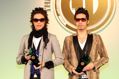 ヒルクライムのDJ KATSU（写真右）は「自分たちがいいと思う音楽を他の人もいいと思ってくれるだろうかと、客観的に考えながら作っています」と曲作りの秘密を明かした。