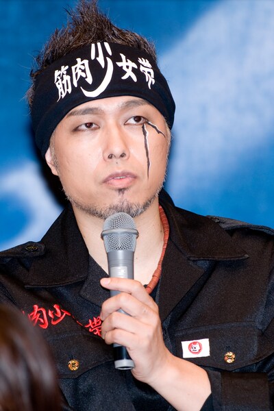 すでに稽古場でのアウェー感を心配している大槻ケンヂ。何を差し入れに持っていくべきか悩んでいたが、水野美紀から「インスタントの味噌汁とかが喜ばれますよ」というアドバイスをもらい、ホッとひと安心。