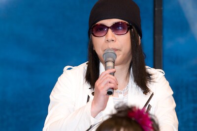 淡々と意気込みを語る内田雄一郎。