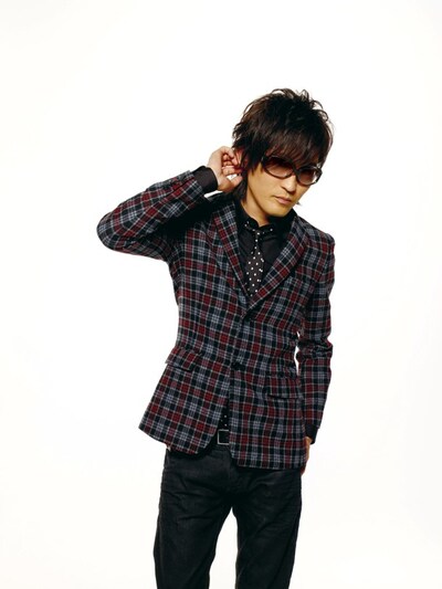 スガシカオは本日2月26日、デビュー13周年に突入。2010年も精力的に活動する彼から、今後も目が離せそうにない。