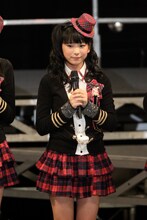 福田花音は「メジャーデビューに一歩近づけました。1万枚と言わずに、10万枚、100万枚を目標にがんばります」と発言。