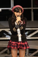 リーダーの和田彩花は「リーダーらしく、みんなより1枚でも多く写真を集めたい。もしどこかで私を見かけたら、撮影に協力してください」と、ファンに呼びかけた。