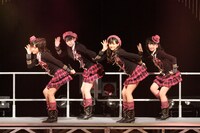 YouTubeのUP-FRONT公式チャンネルには、つんく♂からのメッセージ動画も公開中。指令を受けた後の、4人の表情にも注目だ。