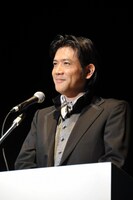 J-WAVEの朝の顔「J-WAVE TOKYO MORNING RADIO」ナビゲーターの別所哲也。