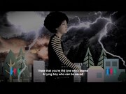 BENNIE BECCA「KAMINARI GIRL」ビデオクリップのワンシーン。