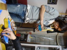 光村と協力して作業に勤しむ坂倉心悟（B）。