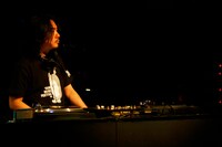 初日のDJを務めた常盤響。