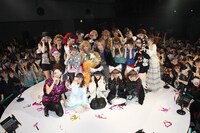 出演者全員で撮影した記念写真。