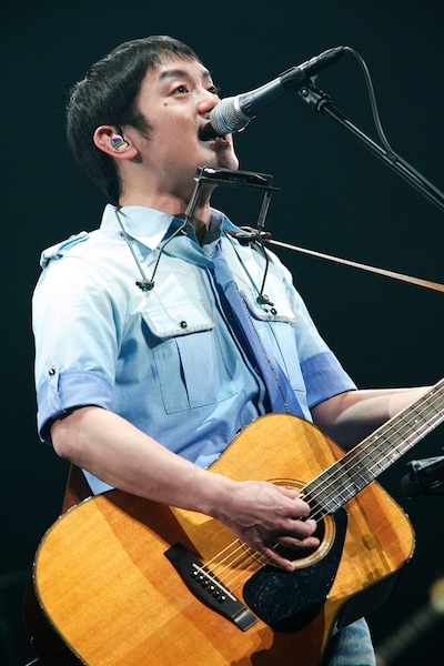 岩沢は北川に続いて「……なんだかよくわかんないけどありがとう！（笑）」と叫び、会場の笑いと拍手を誘った。（カメラ＝木村篤史）