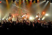 ツアーを終了させたばかりのa flood of circleだが、3月19日より各地で行われるライブイベントに出演。またTHE BACK HORN、竹内電気、mudy on the 昨晩、THE NOVEMBERSらが主催するツアーにも参加する予定だ。