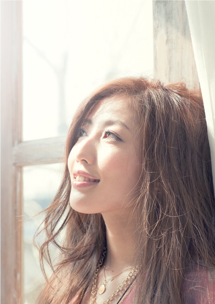 「Love is… with KG」の着うたは、CDリリースに先駆けて3月17日よりレコチョクにて配信がスタートする。