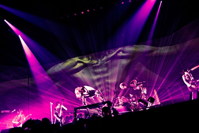DIR EN GREYは6月下旬から国内外を回る新規ツアー「THE UNWAVERING FACT OF TOMORROW TOUR2010」を実施。この一環で8月に初のロシア公演を開催する。