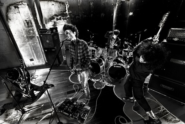 9mm Parabellum Bulletの滝善充（G）は、インフルエンザ感染により昨日4月18日「HEEFEST2010」への出演をキャンセル。放送日には元気な姿が見られることを祈ろう。