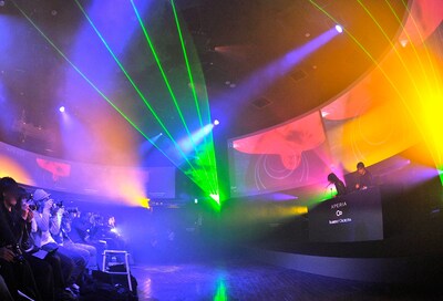 Bradberry Orchestraによるパフォーマンス。