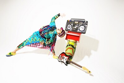 6月には「弾きが旅だよ人生は！」の北海道公演を3会場で開催するハナレグミ。夏フェス出演も続々と決定している。