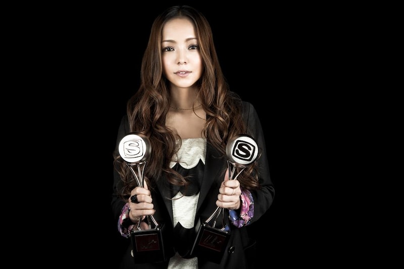 安室奈美恵は、久保茂昭が監督した「FAST CAR（from「PAST < FUTURE」）」のミュージックビデオで「BEST VIDEO OF THE YEAR」「BEST ART DIRECTION VIDEO」を受賞。