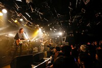 ライブのラストナンバーとなった「a.ri.ga.tou.」は過去のワンマンライブでも披露され、CD化希望の声も多かった人気曲だ。