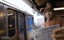 写真撮影はエリザベス・コールが担当。小沢とエリザベスは2007年に「映画『おばさんたちが案内する未来の世界』を見る集い」と題したイベントを国内各地で実施した。