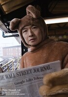 今年の人気の画像9位は「小沢健二、ヴォーグ誌でニューヨークの生活語る」より、「VOGUE NIPPON」に掲載された小沢の写真。