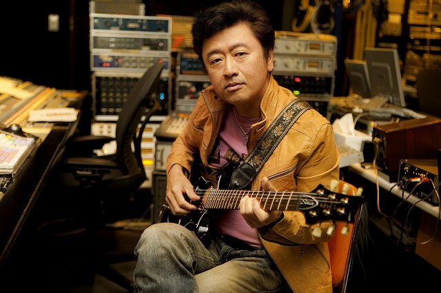 新曲「EARLY IN THE MORNING」はデジタルな4つ打ちビートが軸になったアッパーな楽曲。