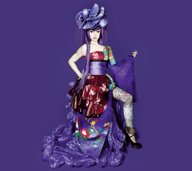 「JEALOUS」ジャケット写真。今回のテーマカラーは紫だ。