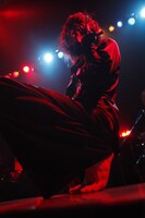 写真は2月に東京キネマ倶楽部で行われたワンマンライブ「不均衡キネマ」の模様。