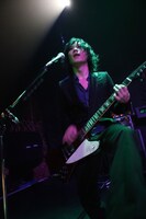 写真は2月に東京キネマ倶楽部で行われたワンマンライブ「不均衡キネマ」の模様。