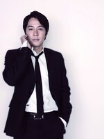 先行シングル「時の流れに身をまかせ」が発売される3月31日には、ライブDVD「HIDEAKI TOKUNAGA LIVE 2009」「HIDEAKI TOKUNAGA TOUR 09『WE ALL』」「A DAY OF RED SUN VII THE FINAL『赤い太陽の日VII』」が3タイトル同時リリースされる。