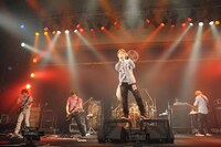 UVERworld（撮影：中嶌英雄）