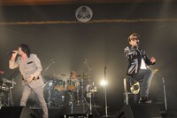 藤井フミヤと加藤ひさし（撮影：中嶌英雄）