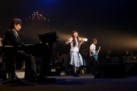 Every Little Thingの東京国際フォーラム追加公演の模様。