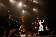 Every Little Thingの東京国際フォーラム追加公演の模様。