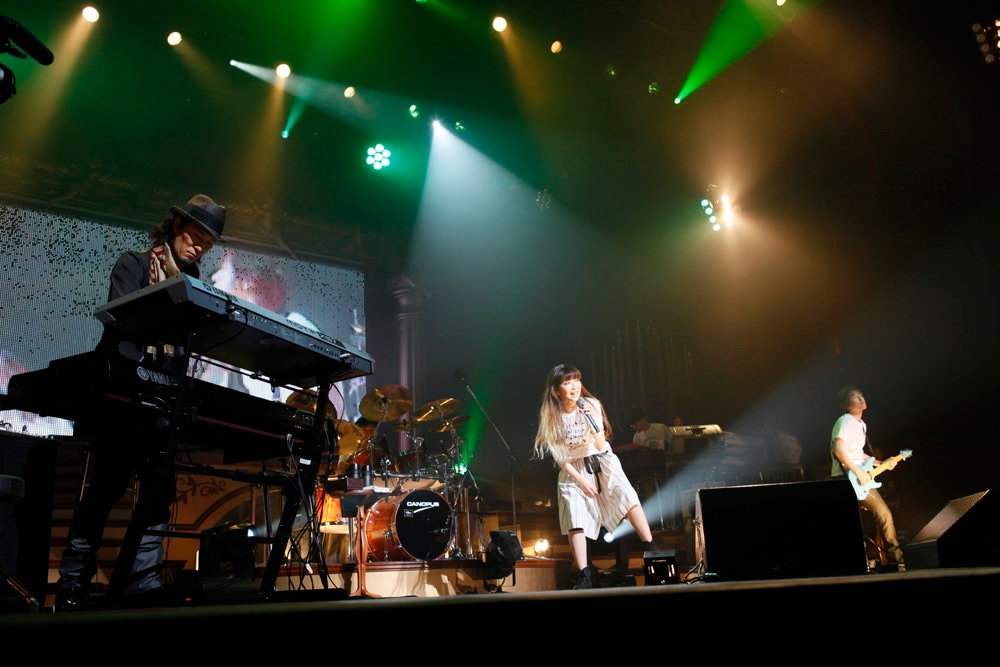 Every Little Thingの東京国際フォーラム追加公演の模様。