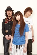 Every Little Thingと五十嵐充（左）