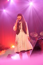 Every Little Thingの東京国際フォーラム追加公演の模様。